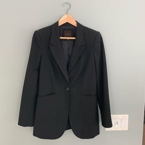 Women’s Suit Coat / Blazer